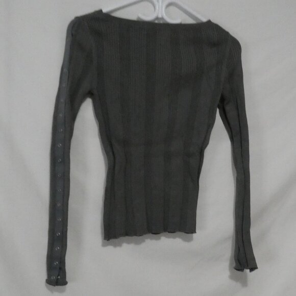 RW & CO | small | Grey Ribbed Sweater with Snap-Button Sleeve Details - Picture 2 of 14